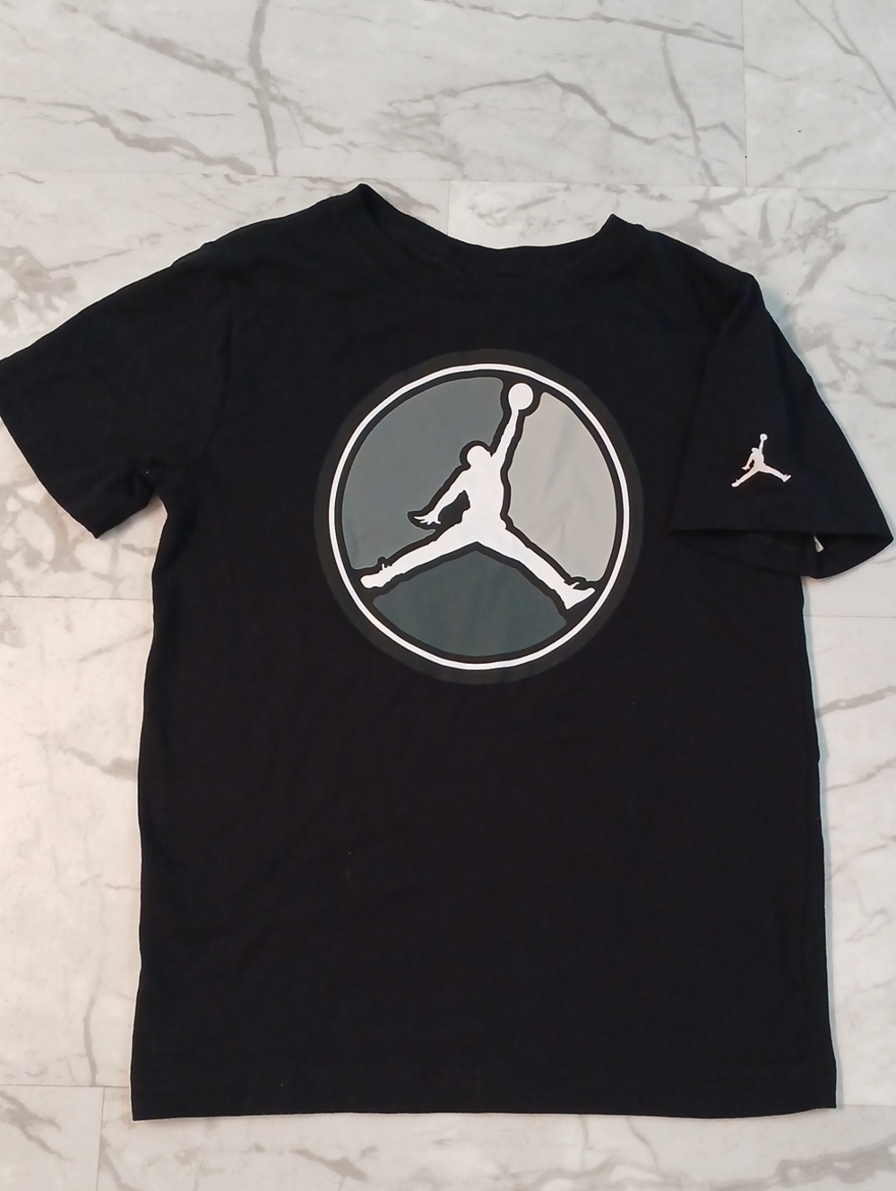 Boy's Official Michael Jordan Black T Shirt Large 12-13 yrs
